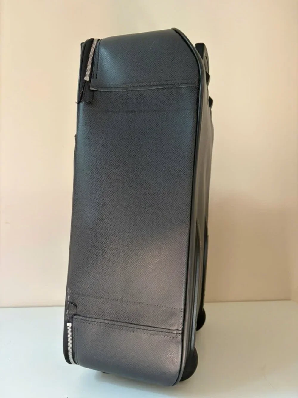 LOUIS VUITTON Taiga Pegase 55 Epicea